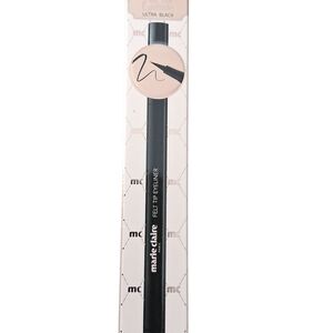 Ultra Black Felt Tip Eyeliner
